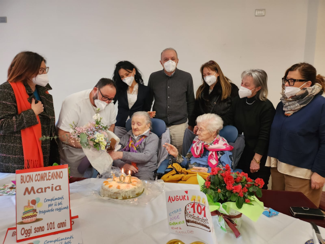 Buon compleanno a nonna Maria per i suoi 101 anni! 